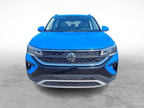 Used 2023 Volkswagen Taos SE w/ Panoramic Sunroof Package image 8