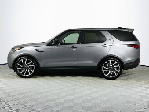 Used 2025 Land Rover Discovery S image 8