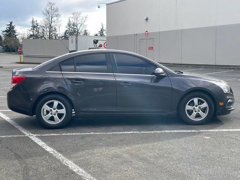 Used 2016 Chevrolet Cruze LT image 6
