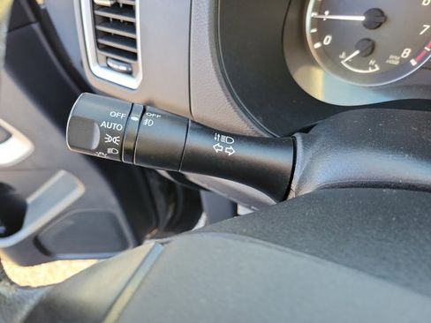 Used 2023 Nissan Frontier SV w/ SV Convenience Package image 22