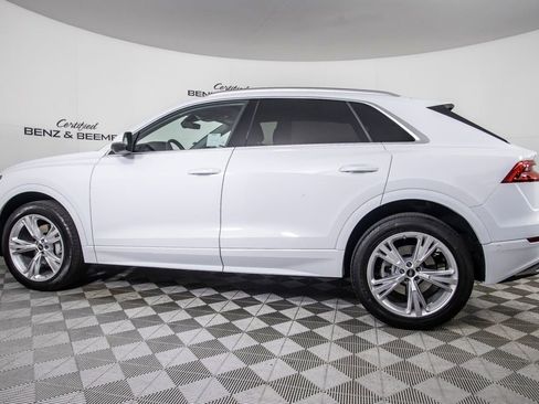 Used 2023 Audi Q8 Premium image 10