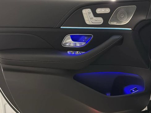 New 2026 Mercedes-Benz GLS 580 4MATIC image 14