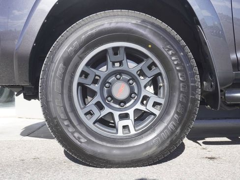 Used 2021 Toyota 4Runner SR5 Premium image 32