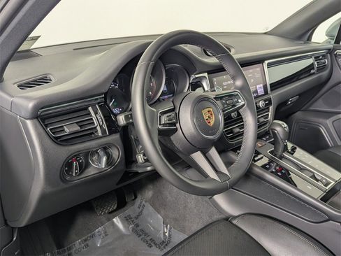 Used 2025 Porsche Macan w/ Premium Package Plus image 11