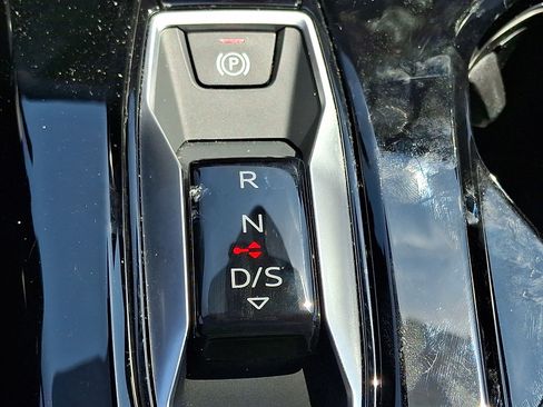 Used 2025 Audi Q5 Premium w/ Convenience Package AWD/4WD image 15