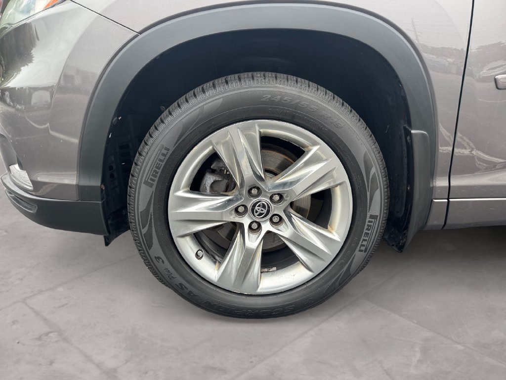 Used 2016 Toyota Highlander Limited w/ Driver Technology Package AWD/4WD image 14