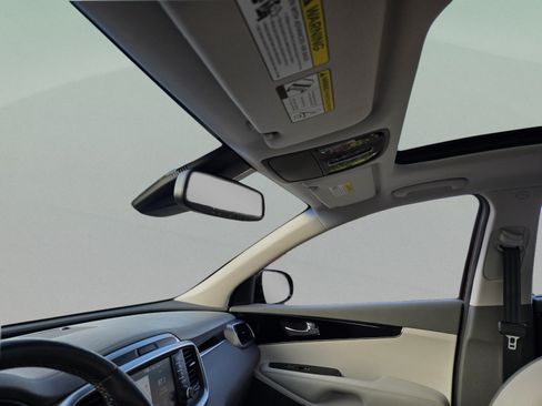 Used 2019 Kia Sorento SX w/ SX Touring Package FWD image 14