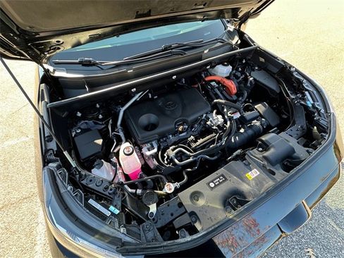 Used 2024 Toyota RAV4 LE image 31