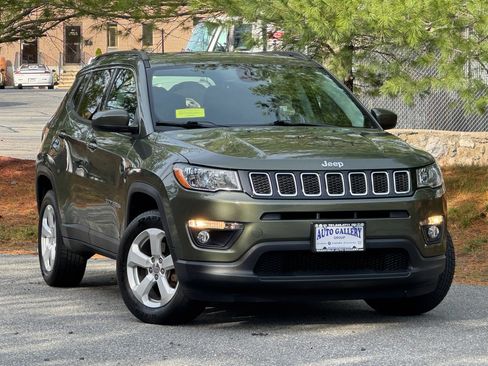 Used 2018 Jeep Compass Latitude w/ Popular Equipment Group image 1