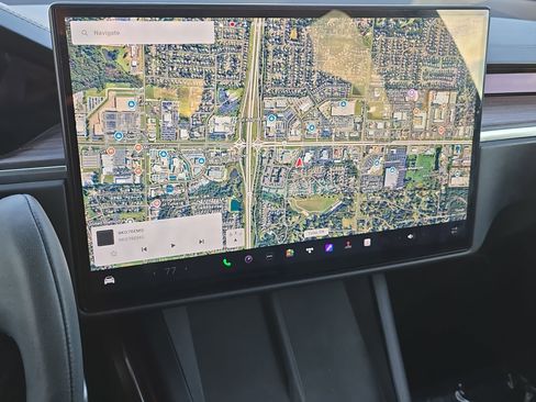 Used 2022 Tesla Model X image 22