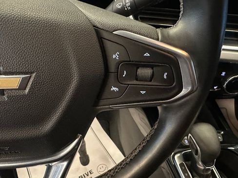 Used 2024 Chevrolet Trax LT w/ Sunroof Package FWD image 12