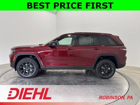 New 2025 Jeep Grand Cherokee Altitude image 4