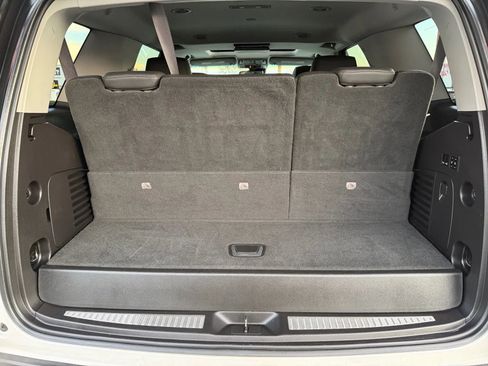 Used 2016 Cadillac Escalade Luxury image 27