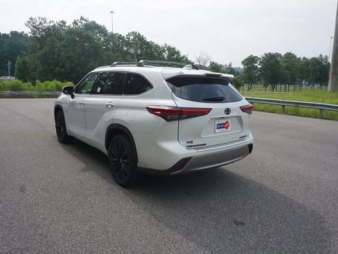 Used 2023 Toyota Highlander Platinum FWD image 24