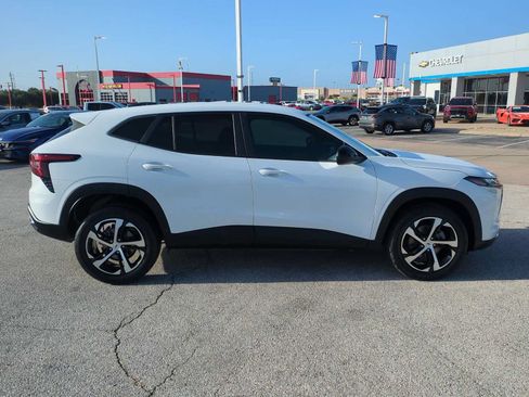 Used 2025 Chevrolet Trax RS w/ Driver Confidence Package FWD image 9