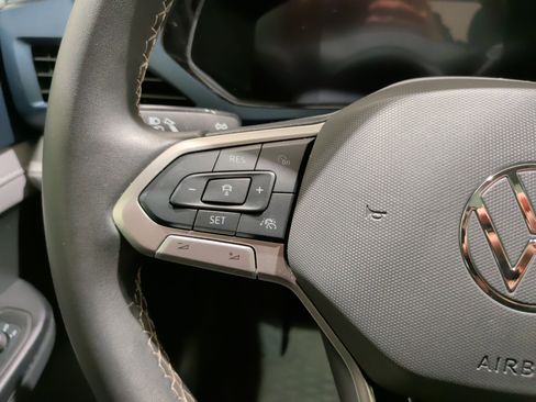 Used 2024 Volkswagen Taos SE w/ Panoramic Sunroof Package image 21