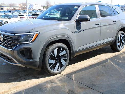 New 2026 Volkswagen Atlas Cross Sport SEL AWD/4WD image 3