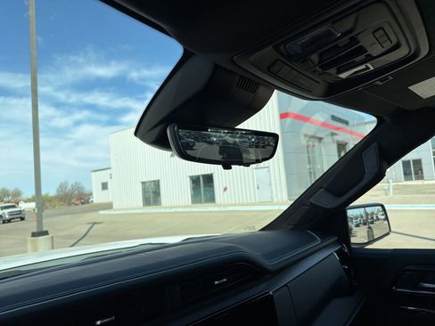 Used 2025 GMC Sierra 1500 AT4X image 15