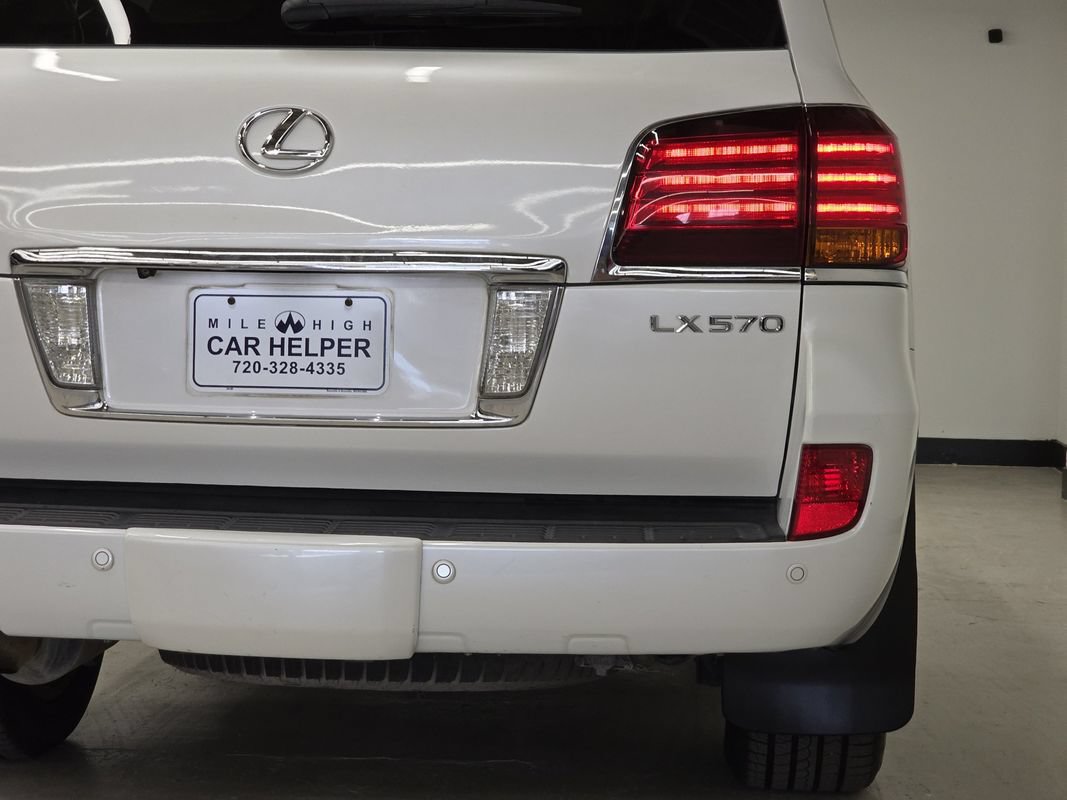 Used 2010 Lexus LX 570 4WD w/ Luxury Pkg image 59