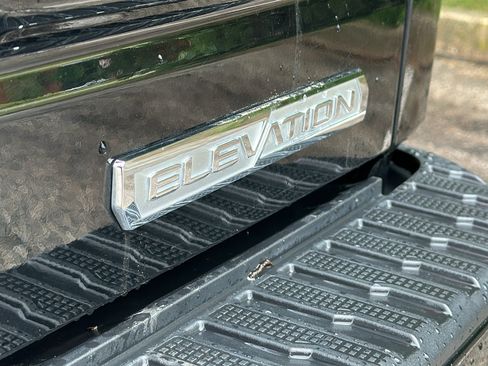 Used 2021 GMC Sierra 1500 Elevation w/ LPO, Elevation Black Package AWD/4WD image 9
