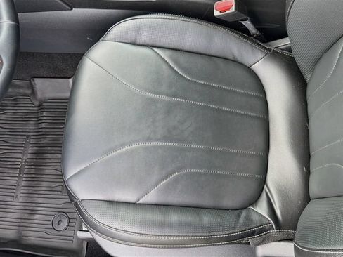 Used 2025 Ford Escape Platinum w/ Premium Technology Package AWD/4WD image 20