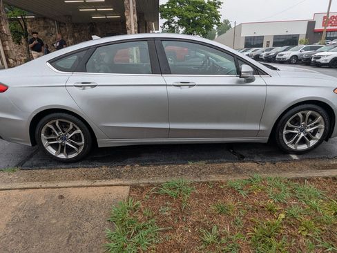 Used 2020 Ford Fusion SEL FWD image 8
