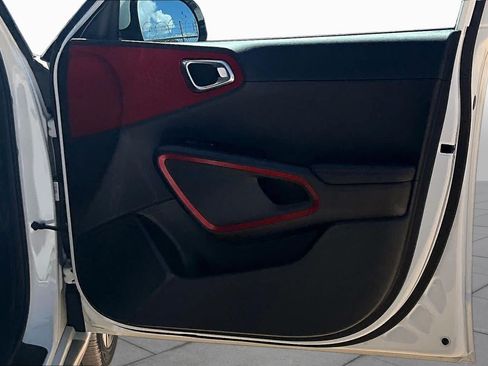 Used 2023 Kia Soul GT-Line FWD image 25