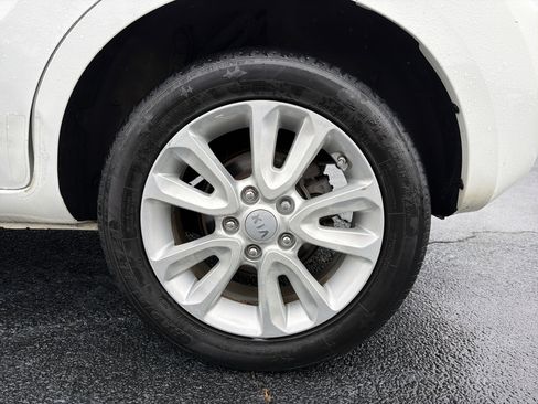 Used 2012 Kia Soul + image 19