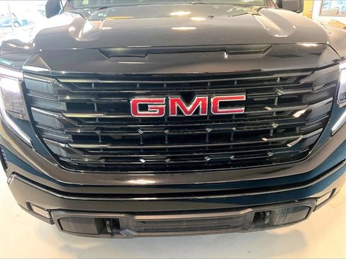 Used 2024 GMC Sierra 1500 Elevation image 31