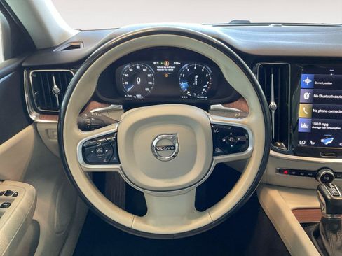 Used 2021 Volvo S60 T5 Momentum FWD image 11