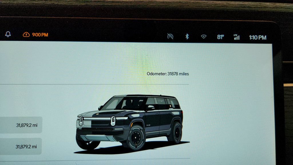 Used 2025 Rivian R1S Adventure Dual AWD/4WD image 15