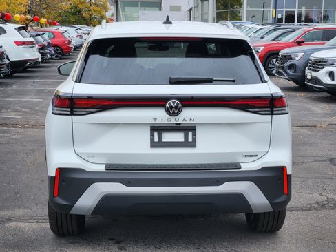 New 2025 Volkswagen Tiguan SE AWD/4WD image 5