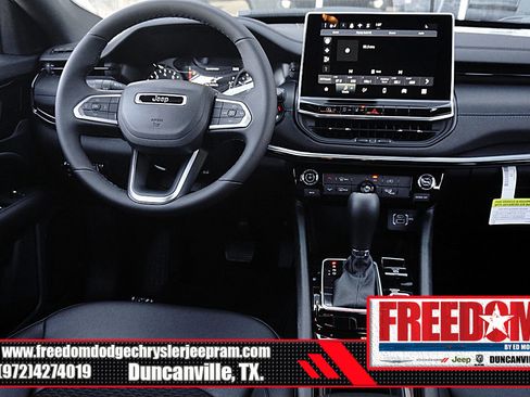 New 2026 Jeep Compass Latitude image 17