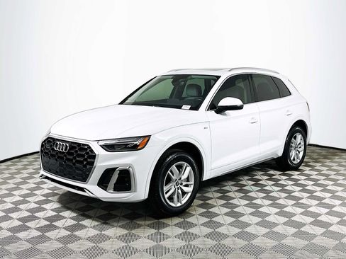 Certified 2023 Audi Q5 2.0T Premium w/ Convenience Package AWD/4WD image 3