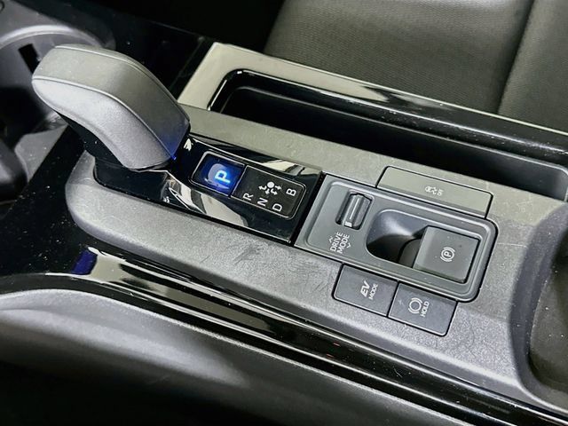 Certified 2024 Toyota Prius LE FWD image 19