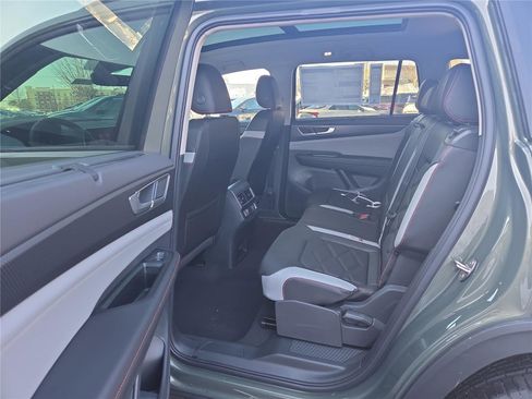New 2026 Volkswagen Atlas Peak Edition image 25