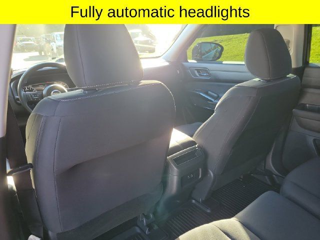 Used 2024 Nissan Pathfinder S AWD/4WD image 28