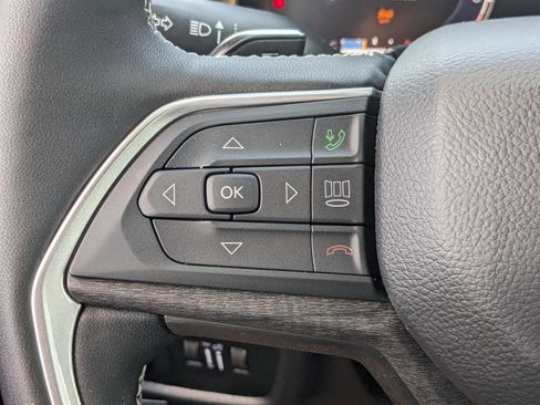 New 2025 Jeep Grand Cherokee L Limited w/ Black Appearance Package image 21