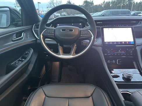 New 2025 Jeep Grand Cherokee Limited image 14