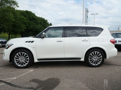 Used 2017 INFINITI QX80 4WD w/ Deluxe Technology Package image 3