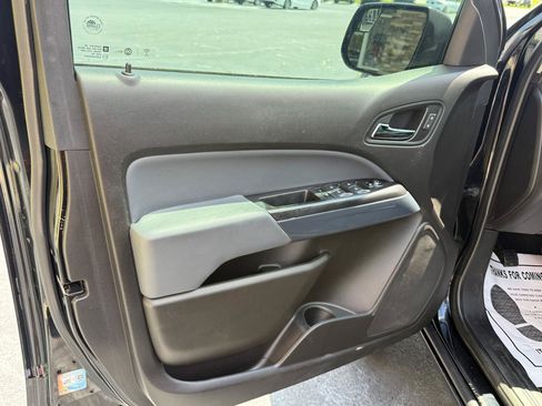 Used 2018 Chevrolet Colorado Z71 AWD/4WD image 8