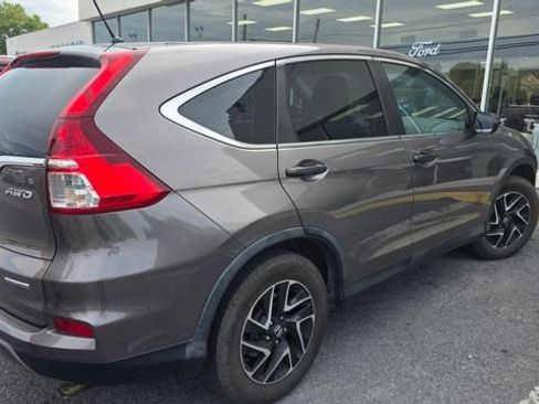 Used 2016 Honda CR-V SE image 2