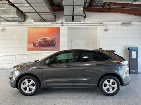 Used 2017 Ford Edge SE FWD image 4