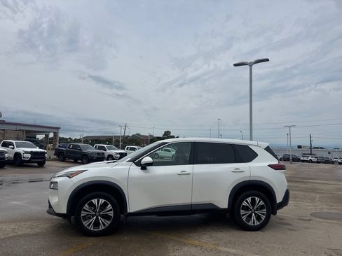 Used 2021 Nissan Rogue SV AWD/4WD image 12