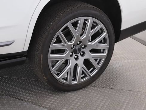 Used 2025 GMC Yukon Denali Ultimate w/ LPO, Floor Liner Package AWD/4WD image 14