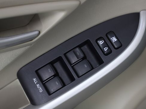 Used 2010 Toyota Prius Three image 21