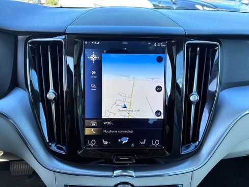 Used 2020 Volvo XC60 T5 Momentum w/ Protection Package Premier image 34
