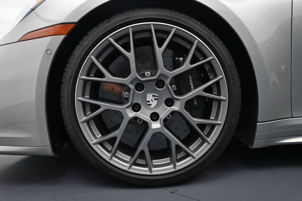 Used 2025 Porsche 911 Carrera S RWD image 37