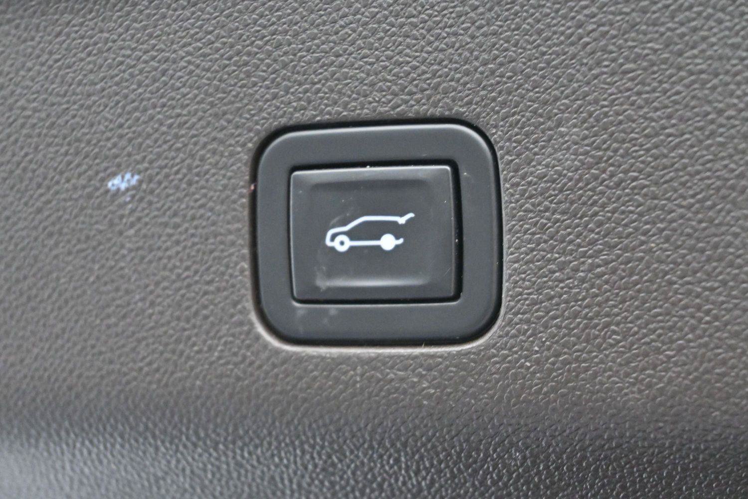 Used 2021 Chevrolet Tahoe Z71 AWD/4WD image 11