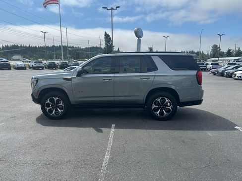 Used 2025 GMC Yukon AT4 w/ AT4 Premium Plus Package AWD/4WD image 5